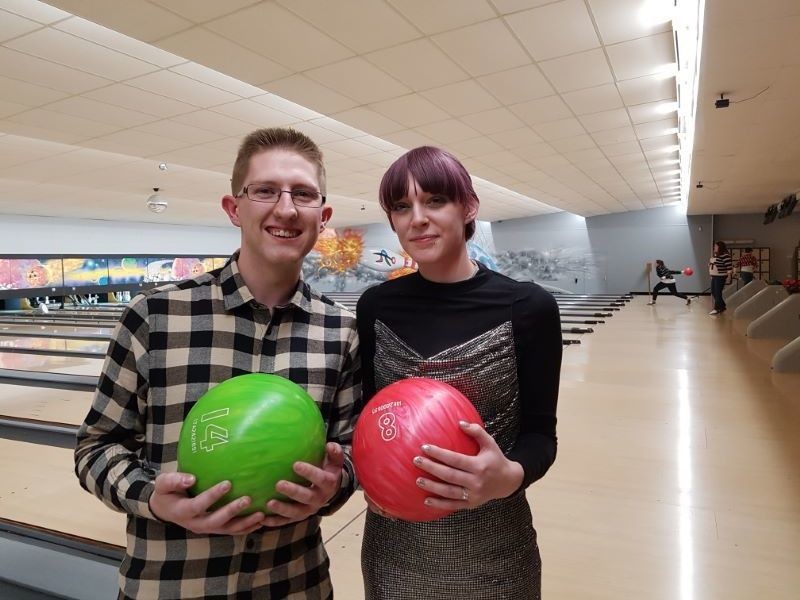 Other image for Bride-to-be bowled over by lane proposal